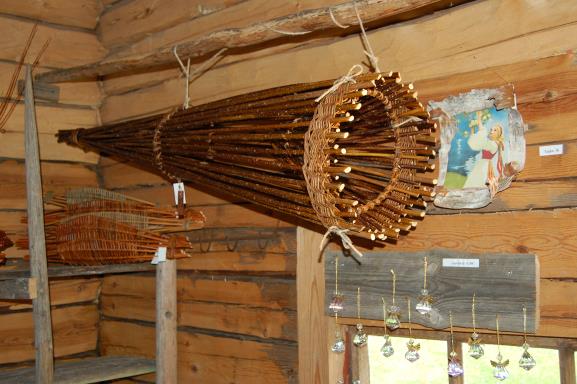 Tolvasen Pajutila
Rys�