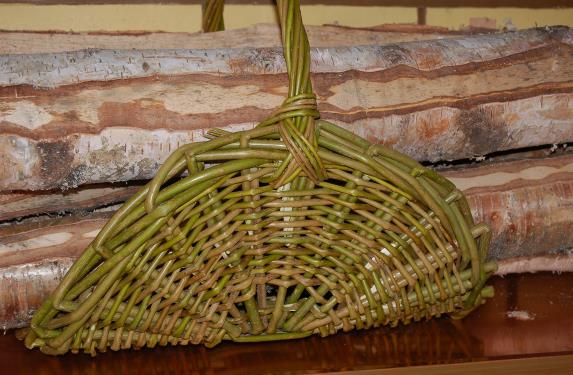 Tolvasen Pajutila
Vitsi�l�, Ristiina
Koripaju
halkokori